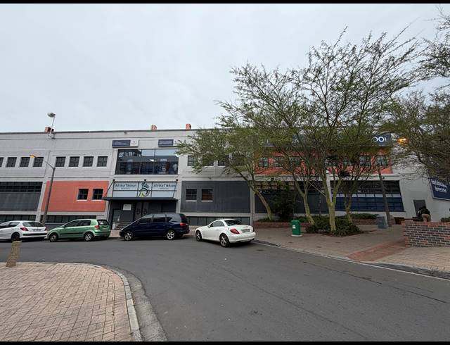 77.70M² BUILDING TO LET IN SALT RIVER